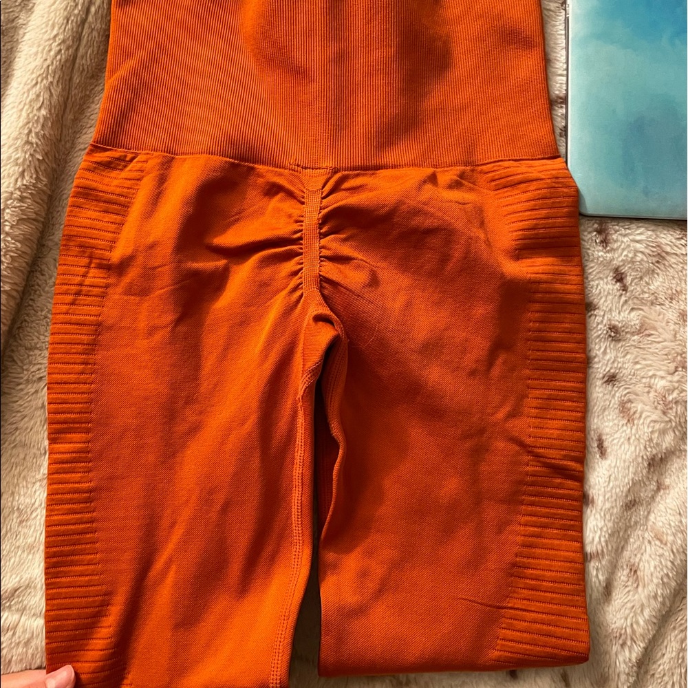 Burnt orange butt scrunch